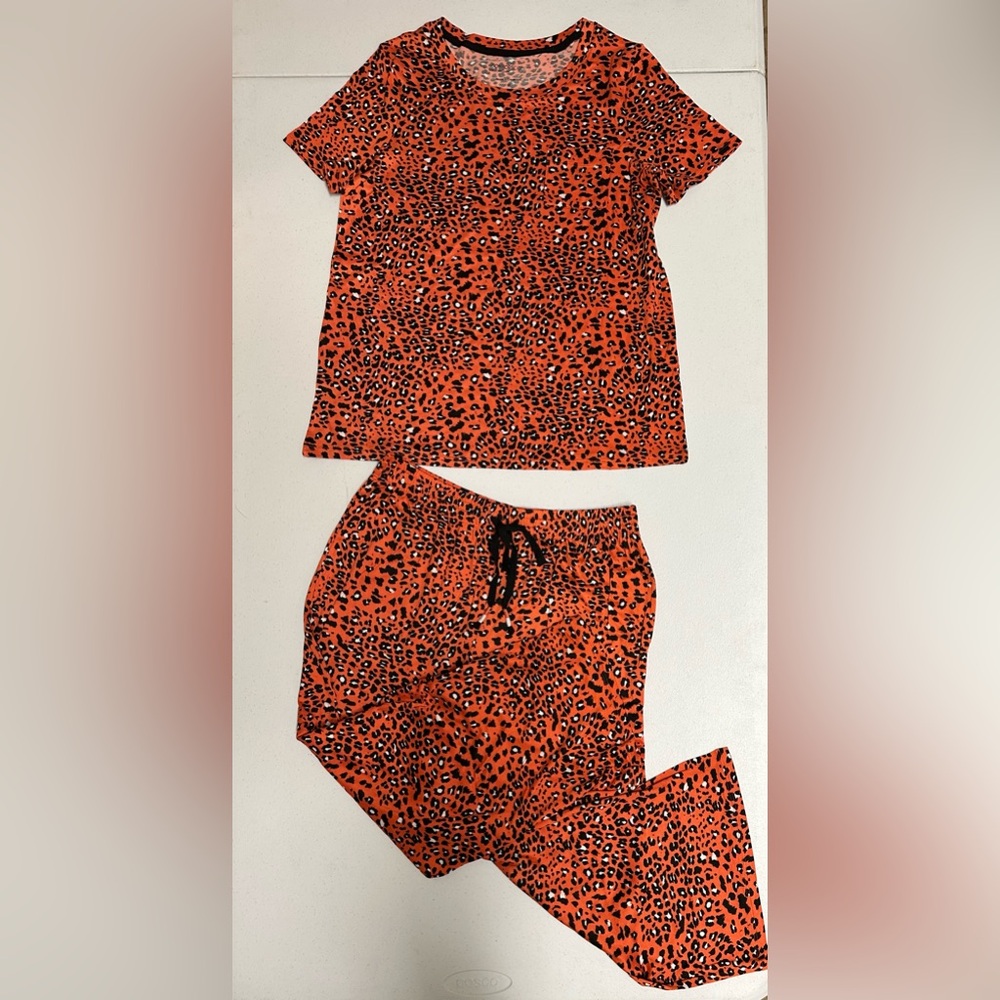 Comfort Code by Cuddl Duds Cheetah Cropped Pant Loungewear Pajama Set NWOT